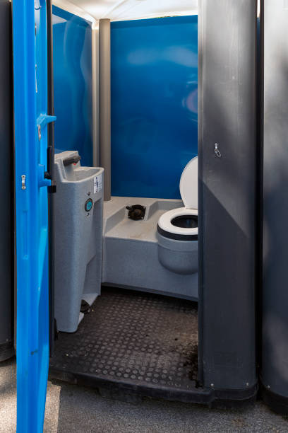 Portable Toilet Options We Offer in Parkersburg, IA