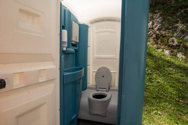 Best Porta potty delivery and setup  in Parkersburg, IA